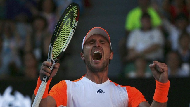 Mischa Zverev tak bisa menjelaskan cara yang ia gunakan untuk mengandaskan petenis nomor 1 dunia, Andy Murray. Zverev mengaku bermain dalam kondisi "koma".