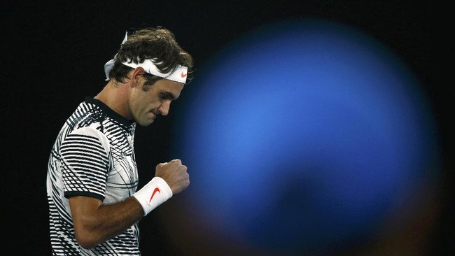 Berbeda dari Novak Djokovic dan Andy Murray yang telah kandas, Roger Federer melaju ke perempat final Australia Terbuka untuk menantang Mischa Zverev.