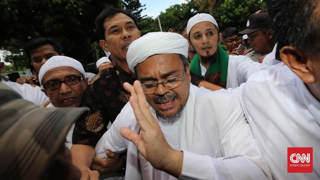 Direktur Perlindungan WNI dan Badan Hukum Indonesia Kemlu RI, Judha Nugraha, enggan menjelaskan alasan sebenarnya yang menjegal Rizieq pulang ke Indonesia.