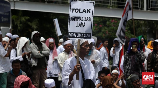 Rizieq Shihab menjalani pemeriksaan selama empat jam dicecar pertanyaan terkait pemahaman logo Bank Indonesia dalam pecahan uang rupiah 2016.