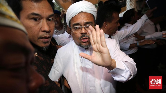 Seorang anggota aliansi itu mengaku mahasiswa hukum Trisakti. Ia melampirkan bukti berupa CD berisi percakapan yang diduga memuat suara Rizieq Shihab.