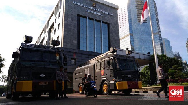 Selain rekayasa lalu lintas, Direktorat Lalu Lintas Polda Metro Jaya juga akan menambah pengamanan di sejumlah ruas jalan pada Senin (23/1).