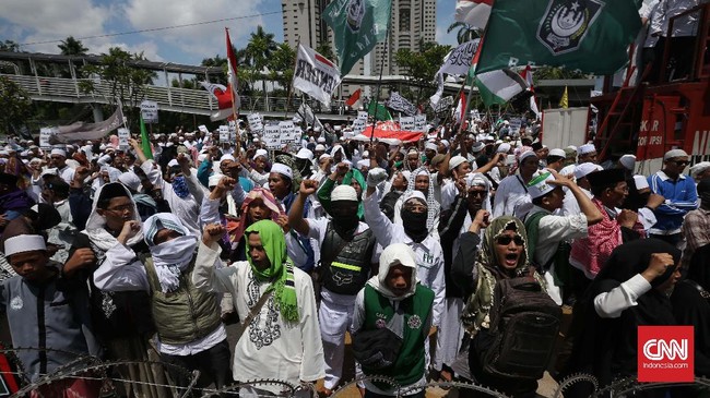 Pimpinan FPI, Novel Bakmumin mengatakan massa yang akan berdemo mengawal pemeriksaan Rizieq Shihab akan mencapai puluhan ribu orang.