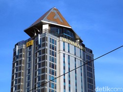 Gedung Berlafaz Allah di TB Simatupang Kabarnya Dibangun Tanpa Fondasi