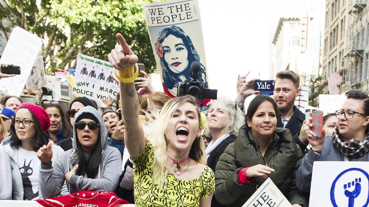 Para Artis yang Bersuara di 'Women's March'