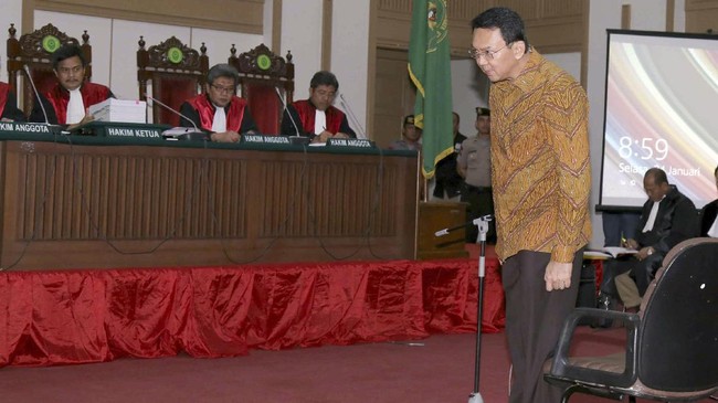 Ahok menegaskan dia jelas-jelas mengatakan jangan memilih dirinya jika memang warga Pulau Pramuka tidak ingin dia kembali memimpin Jakarta.