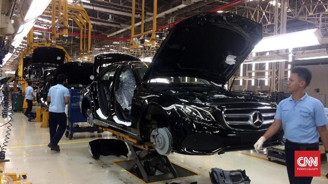 Pabrik Mercedes Benz di Wanaherang, Bogor, akhirnya mulai merakit seri Mercedes Benz E Series di Indonesia. Peluncuran mobil pertama ini dihadiri langsung oleh Airlangga Hartarto selaku Menteri Perindustrian.