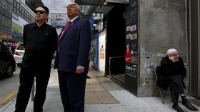 Kemesraan 'Trump dan Kim Jong Un' di Hong Kong