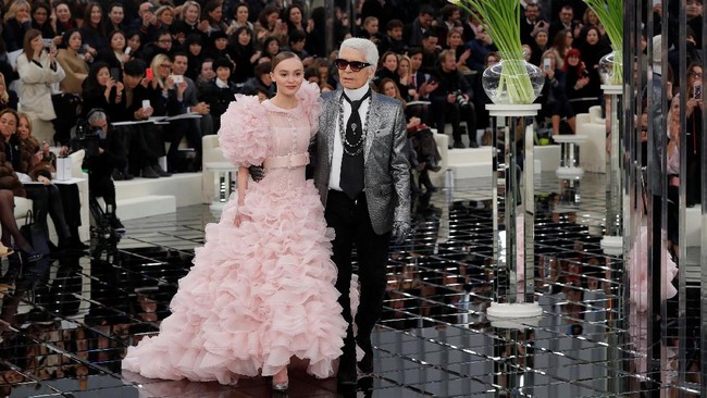 Dunia Cermin Rumah Mode Chanel
