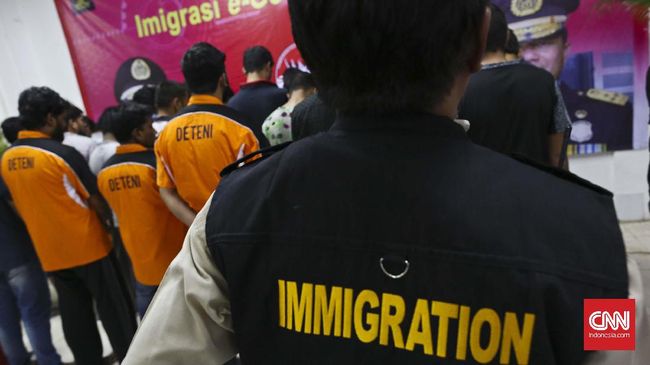 Ratusan WN Bangladesh di Medan Korban Perdagangan Orang Sebanyak 286 warga Bangladesh yang ditemukan di sebuah Ruko di Medan, Sumatra Utara diduga merupakan korban perdagangan manusia.