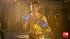 Pencetak Juara Muay Thai dari Kolong Jembatan