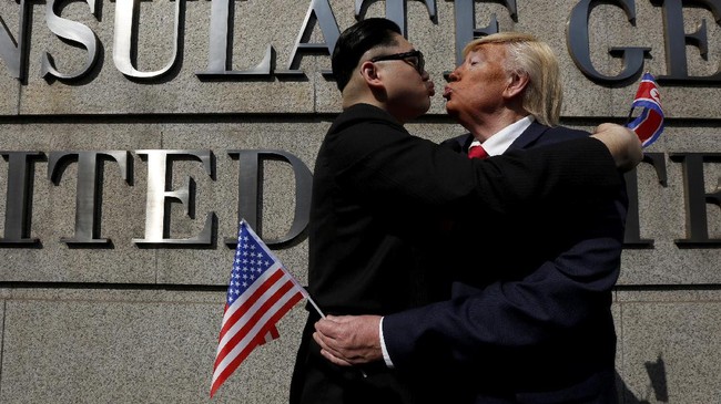 Seorang pembelot menyebut Pemimpin Tertinggi Korea Utara Kim Jong-un memandang terpilihnya Trump sebagai presiden AS sebagai kesempatan baik.