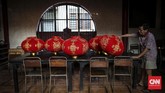 Euforia 'Ayam Api' di Glodok Euforia menyambut Tahun Baru China atau Imlek pada 28 Januari esok sudah dirasakan komunitas Tionghoa di Jakarta. Mereka bersiap menyambut sang Ayam Api.