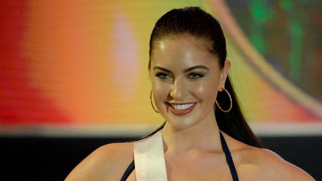 Tak hanya kecantikan, Miss Universe juga membutuhkan kecerdasan untuk keluar sebagai pemenang. Miss Kanada pun angkat bicara soal penghinaan bentuk tubuhnya.