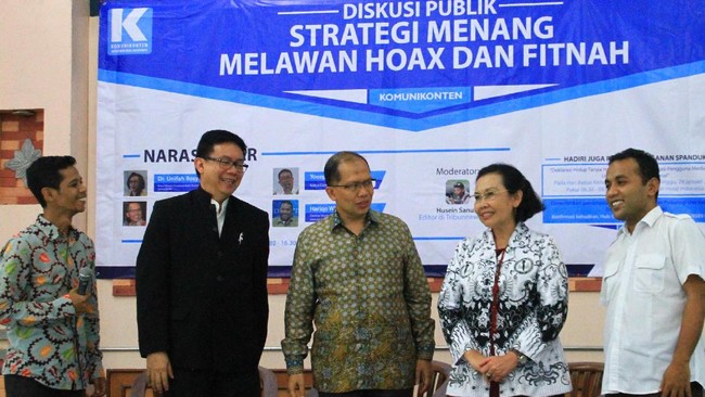 Guru disebut ikut bertanggung jawab melindungi para siswa dari serangan hoax dan fitnah di dunia maya, khususnya di media sosial.