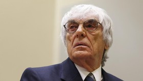 Kisah Tangan Besi Bernie Ecclestone, Napoleon Formula 1