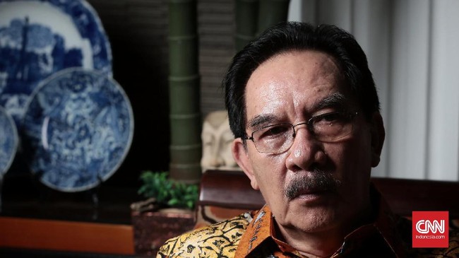 Menurut pengacara Antasari Azhar, pihaknya telah sejak lama meminta kepolisian memeriksa saksi ahli bidang TI, Agung Harsoyo, tapi tidak dipenuhi kepolisian.