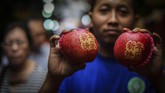Euforia 'Ayam Api' di Glodok Euforia menyambut Tahun Baru China atau Imlek pada 28 Januari esok sudah dirasakan komunitas Tionghoa di Jakarta. Mereka bersiap menyambut sang Ayam Api.