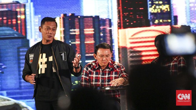 "Saya tak mengatakan (akan) menganut sistem militer, tapi saya punya pengalaman memimpin organisasi yang penuh dengan risiko," kata Agus.