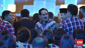 Hadiri Debat Pilkada, Antasari Azhar Disambut Pendukung Ahok