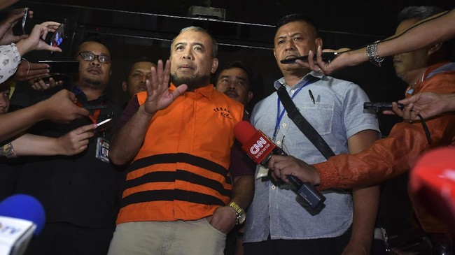 Majelis Kehormatan MK menyatakan, Patrialis terbukti melakukan pelanggaran berat pada kode etik perilaku hakim konstitusi.