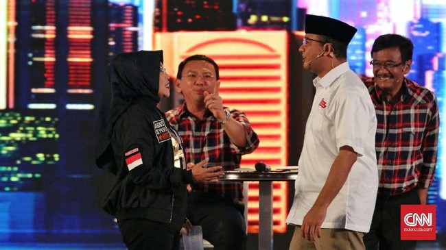 Selain debat, pilihan warga juga dipengaruhi oleh isu di media sosial, visi-misi, serta pemberitaan media massa terhadap cagub dan cawagub DKI Jakarta.