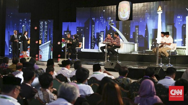 KPU DKI Jakarta mengumumkan tema debat ketiga, Kependudukan dan Peningkatan Kualitas Hidup Masyarakat Jakarta. Presenter Alfito Deannova dipilih jadi moderator.