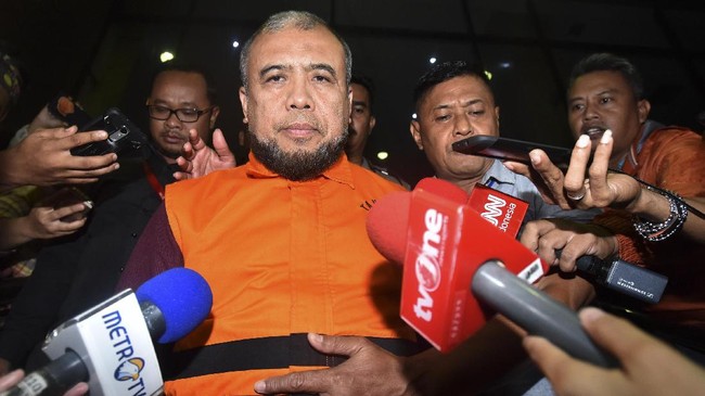 Belajar dari kasus Akil Mochtar dan Patrialis Akbar, RUU Jabatan Hakim akan mempertimbangkan aturan yang melarang politikus menjabat posisi hakim.