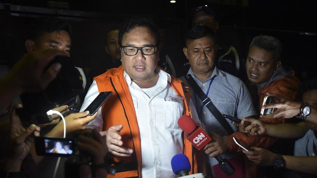 BHR, terduga penyuap hakim MK Patrialis Akbar, bukanlah pengaju uji materi UU Ternak. Namun sebagai pengimpor daging, BHR berkepentingan di persoalan itu.