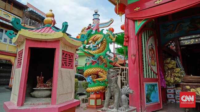 Singkawang Kembali Gelar Perayaan Imlek dan Cap Go Meh Bagi turis yang gemar wisata foto, ada baiknya untuk memesan akomodasi di Singkawang dari sekarang sebelum gagal menyaksikan dua perayaan tersebut.
