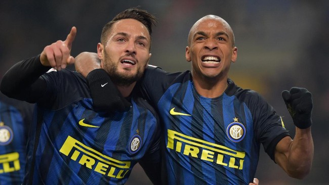 Keberhasilan menekuk Pescara di Giuseppe Meazza, Internazionale Milan mampu menyalip Lazio di posisi keempat dalam perburuan titel Serie A.
