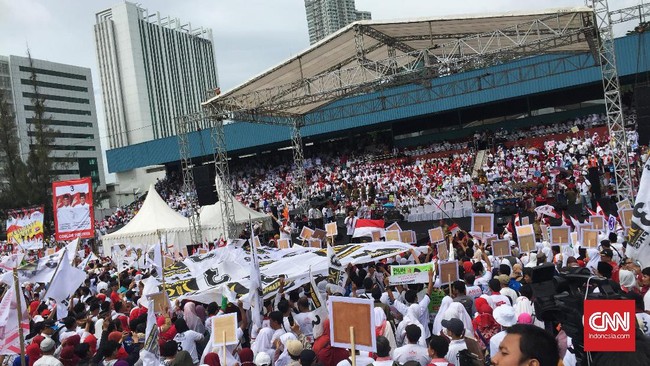 Prabowo berapi-api menyampaikan orasi di hadapan ribuan pendukung Anies Baswedan-Sandiaga Uno. Menurutnya, merebut Jakarta berarti menyelamatkan Indonesia.