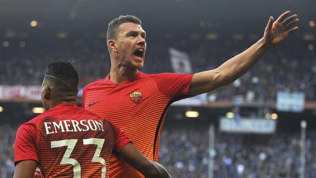 AS Roma gagal menempel terus pemuncak klasemen sementara, Juventus. Pasalnya, ketika Juventus menekuk Sassuolo, Roma justru ditekuk Sampdoria dengan skor 3-2.