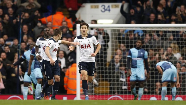 Hampir saja Tottenham Hotspur mengulang kecerobohan skuat Liverpool dan tersingkir dari Piala FA karena dikalahkan tim divisi Championship di kandang.