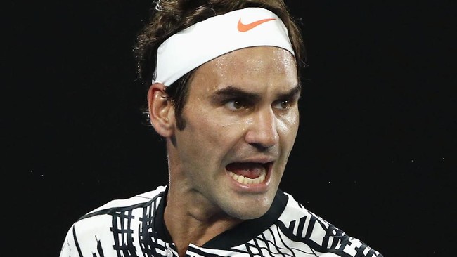Lewat pertarungan lima set, Roger Federer yang kini berusia 35 tahun merebut Grand Slam ke-18 dalam kariernya sekaligus gelar Australia Terbuka kelima.