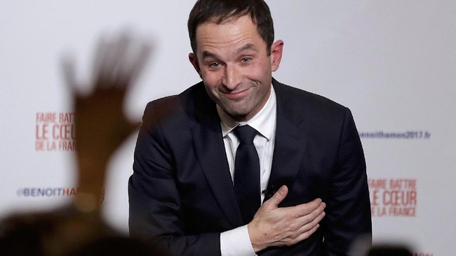 Hasil pemilu primer Sosialis menunjukkan Hamon mengalahkan mantan Perdana Menteri Manuel Valls, dengan 58,72 persen perolehan suara.