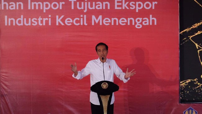 Presiden Jokowi juga meminta para menteri tidak hanya fokus mengejar penyerapan anggaran, tapi juga memperhatikan hasil akhir dari program yang dijalankan.