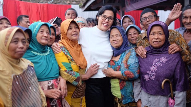 Menkeu Sri Mulyani menantang anak buahnya untuk memikirkan konsep yang tajam terkait dimensi pengarusutamaan gender dalam APBN.