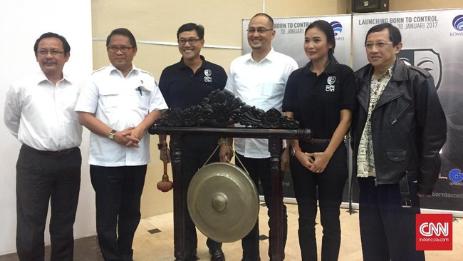 Nanti 100 orang ini akan menjadi bagian dari program Kemenkominfo untuk menangkal serangan di dunia siber.