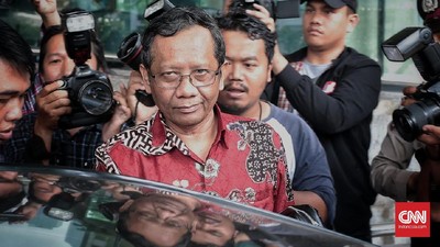 Mahfud MD mengatakan laporan harta janggal Rafael Alun Trisambodo sudah diterima KPK sejak 2012 tapi tidak ditindaklanjuti karena dinilai bukan kasus prioritas.