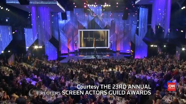 Aktor Gaten Matarazzo menjelaskan kenapa Ryder membuat puluhan ekspresi selama rekannya menyampaikan pidato kemenangan di atas panggung SAG Awards.