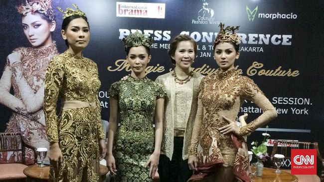 Tahun ini desainer Meggie Hadiyanto akan memamerkan koleksi busana wayang untuk shownya di ajang internasional New York Couture Fashion Week 2017.