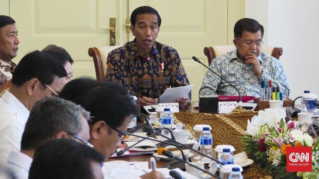 Jokowi berharap, Sumatera Utara dapat dikembangkan dengan pendekatan hubungan internasional karena berada dekat negara-negara tetangga.