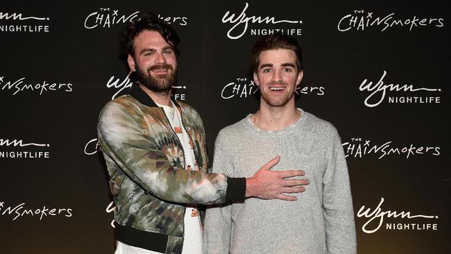 Tony Ann membawakan ulang lagu Paris versi piano dan membuat The Chainsmokers terkesan. Ia diajak tampil bersama untuk konser di Amerika Utara.