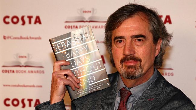 Sebastian Barry kembali menjadi pemenang Costa Book of the Year lewat novelnya berjudul Days Without End, tentang hubungan gay dua tentara AS era 1850.