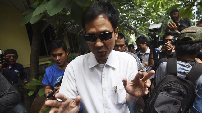 Divonis Tiga Tahun Bui, Munarman Ajukan Banding Munarman dan Jaksa Penuntut Umum (JPU) sama-sama mengajukan banding terkait dengan vonis tiga tahun yang dibacakan Majelis Hakim PN Jakarta Timur.