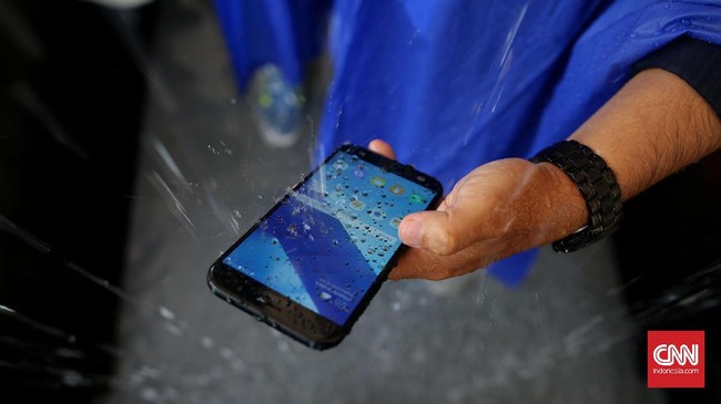 Pengamat keamanan siber ESET, Yudhi Kukuh mengakui saat ini fenomena 'pemulung digital' mengais data-data pribadi yang bertebaran di media sosial.