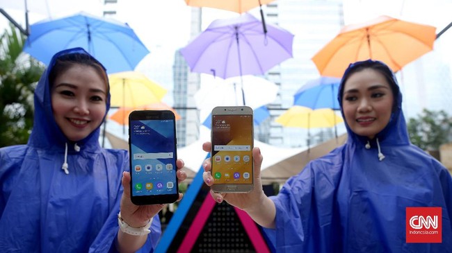 Hasil penjualan online ponsel Samsung kalah jauh dibanding konvensional, komposisinya masih kurang dari 10 persen dari total penjualan.