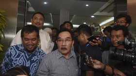 Antasari Azhar Tantang Polda Hentikan Penyelidikan SMS Palsu