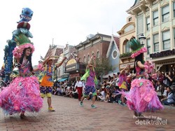 Hong Kong Disneyland Buka Wahana Frozen dan Curi Perhatian